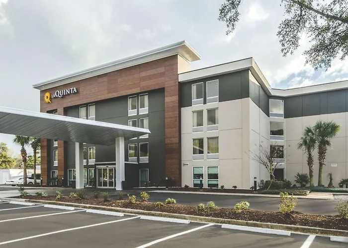 La Quinta Inn & Suites By Wyndham Myrtle Beach - N Kings Hwy